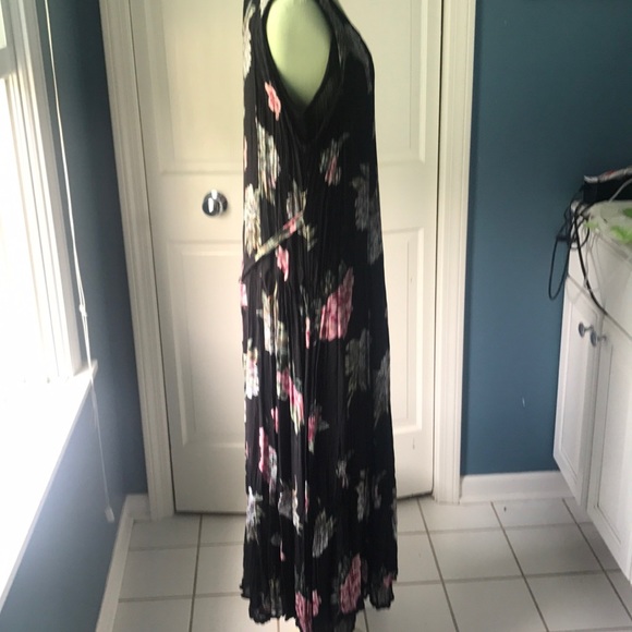 Dress - Picture 3 of 5